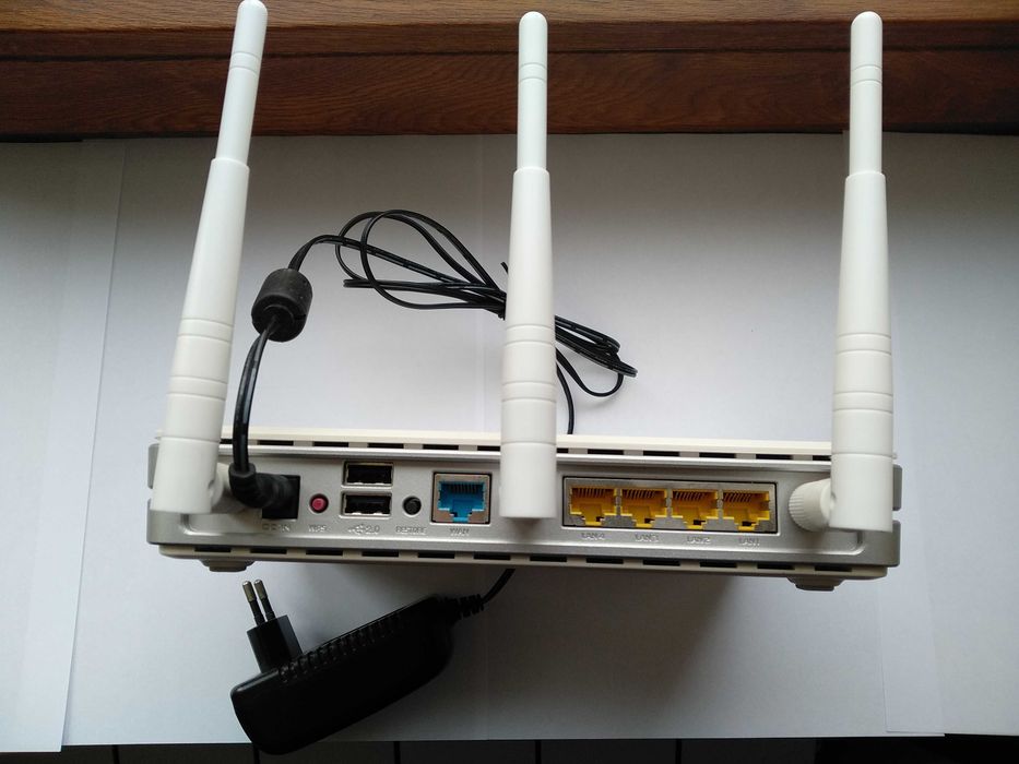 Router WIFI Asus model RT-N16