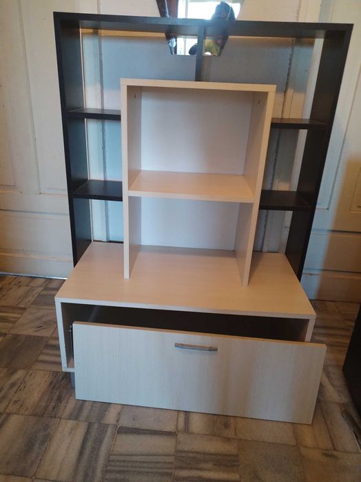 Шкаф  за книги и съхранение