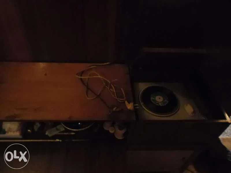 старинен шкаф с грамофонно шаси ,,Мечта"12