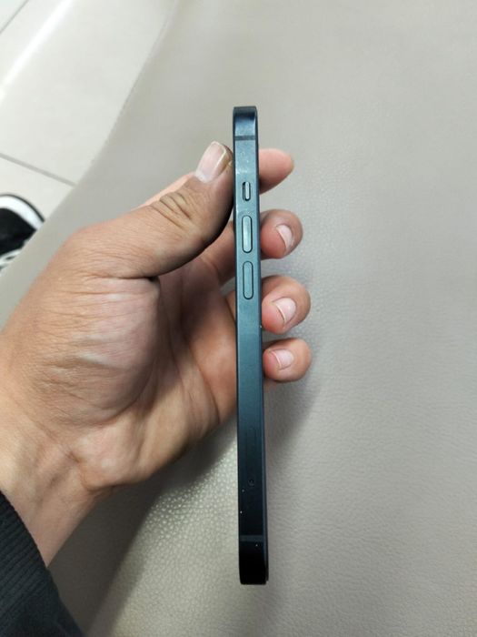 Айфон 13 каробка есть