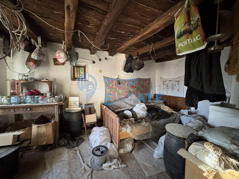 Тухлена къща с голям двор в с. Масларево, област Велико Търново