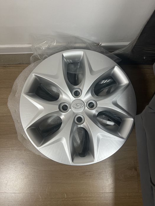Продам колпаки на акцент r15