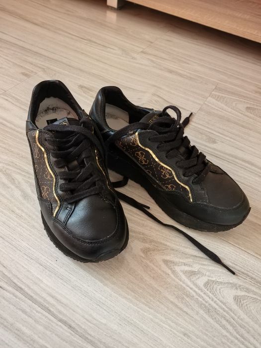Маратонки Guess 40 номер