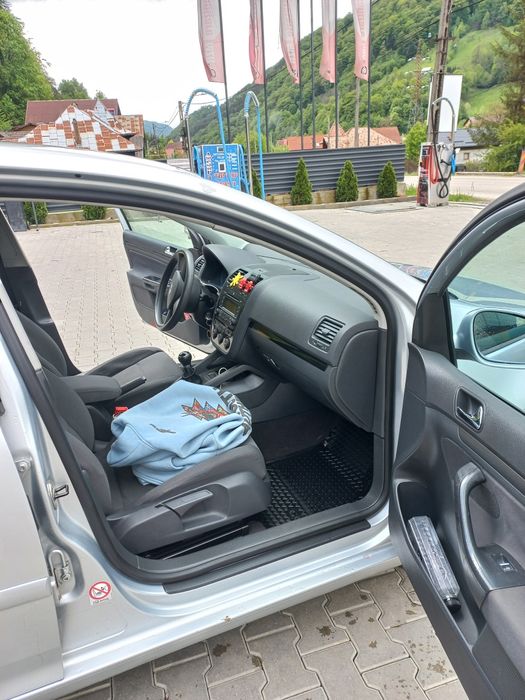 Vand Vw golf 5        .