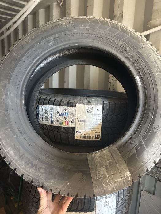 Новый покрышка 215/60/16