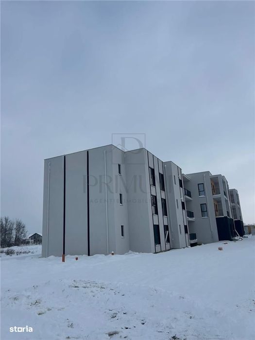 Apartament 2 camere - etaj 1 - doua balcoane - living mare — fotografia 1
