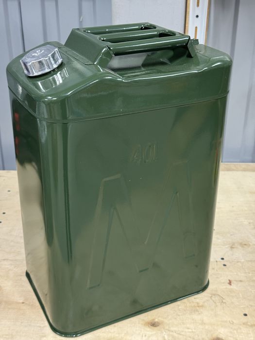 Канистра с воронкой 40 л