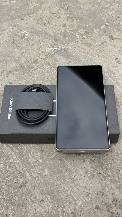 Samsung Galaxy S25 Ultra 512.