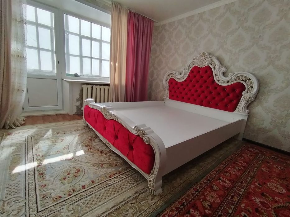 Продам двуспальная кровать, без матраса.2*180