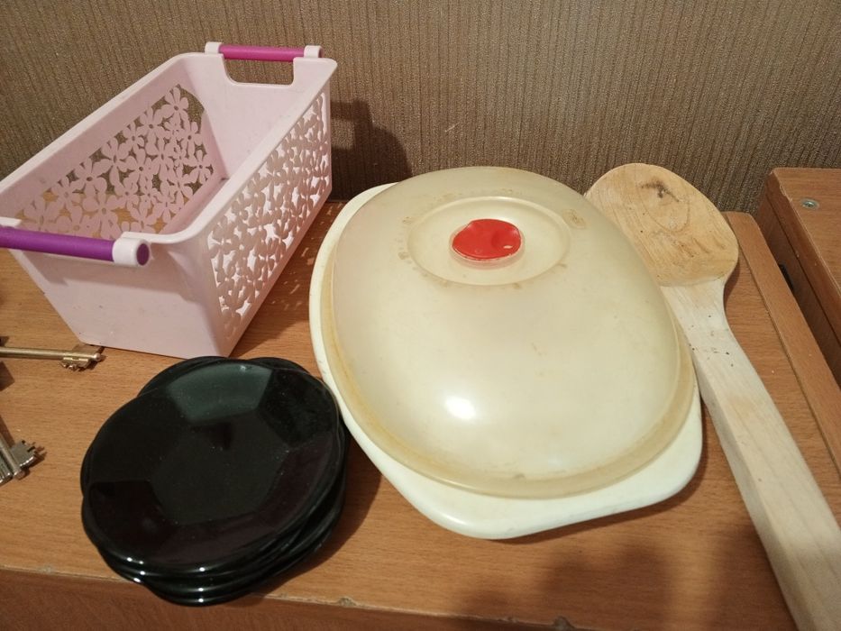 Отдам бесплатно посуду