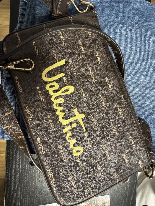 Geantă Valentino pentru damă, imprimeu logo, stare foarte bună