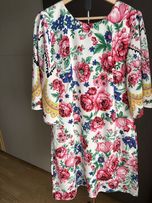 Rochie cu flori si funda