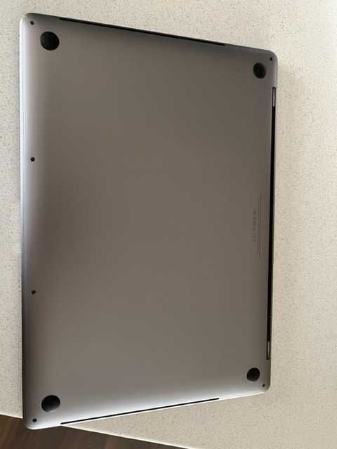 MacBook Pro 15 2017 / i7 2.9 16GB 512 SSD A1707