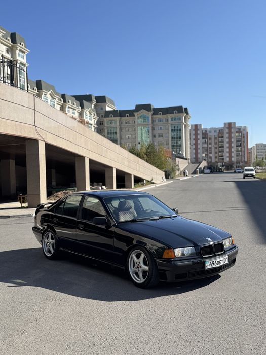 BMW E36 320I 1993 года