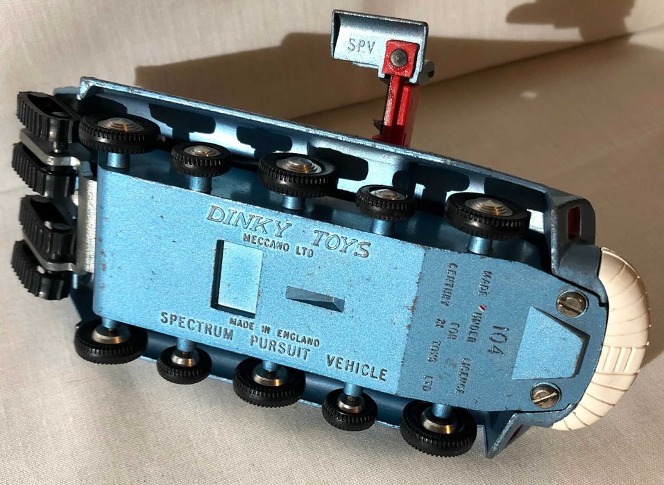 Macheta DINKY Spectrum Pursuit Vehicle SPV 104 Gerry Anderson 1960