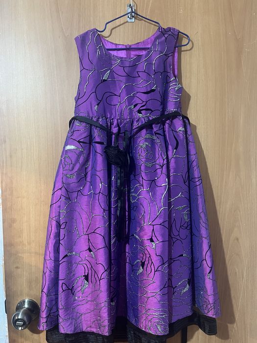 Продам  нарядные платья