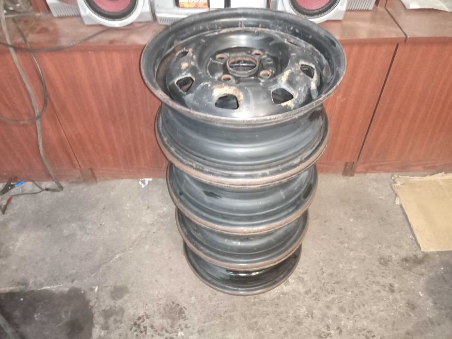 Хюндай. Диски на 13- 4 штуки,б/у