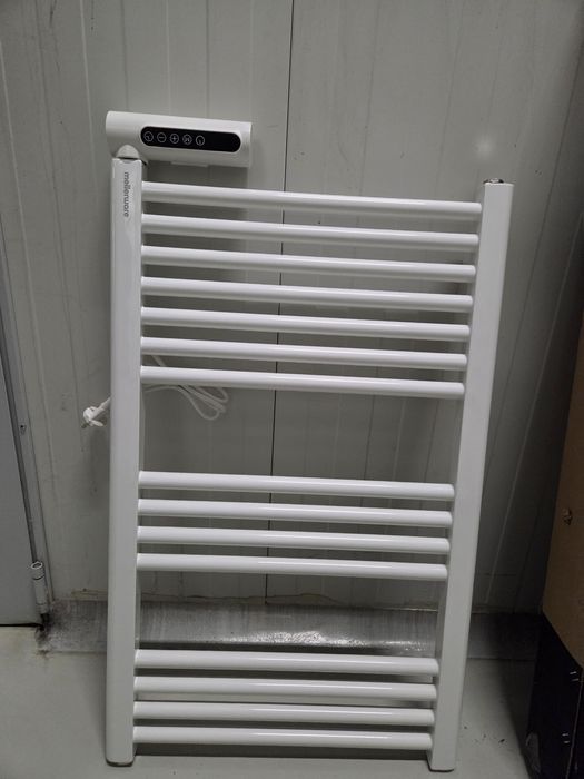 Електрическа лира за баня Mellerware Cuddly. 
Мощност от 500W.
Напълн