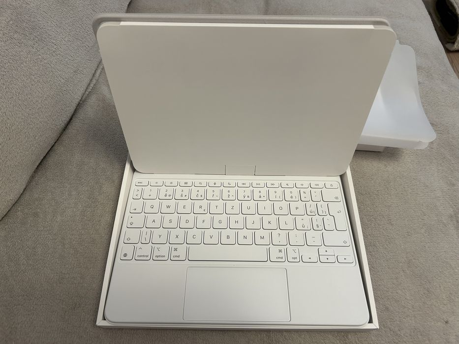 iPad Magic Keyboard pentru iPad Air 11 inch M2 / M3 / M4