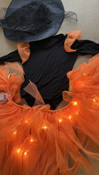 Costum vrajitoare de Halloween