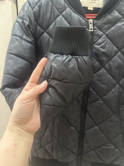 Бомбер куртка осенне-весеняя