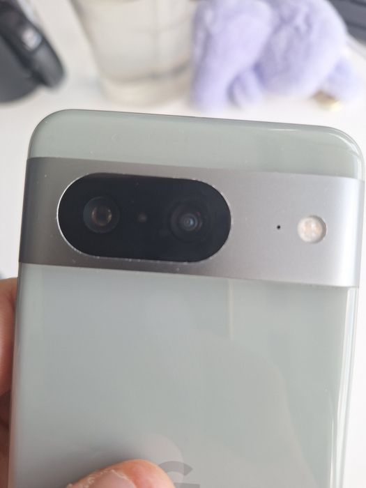 Телефон Google Pixel 8