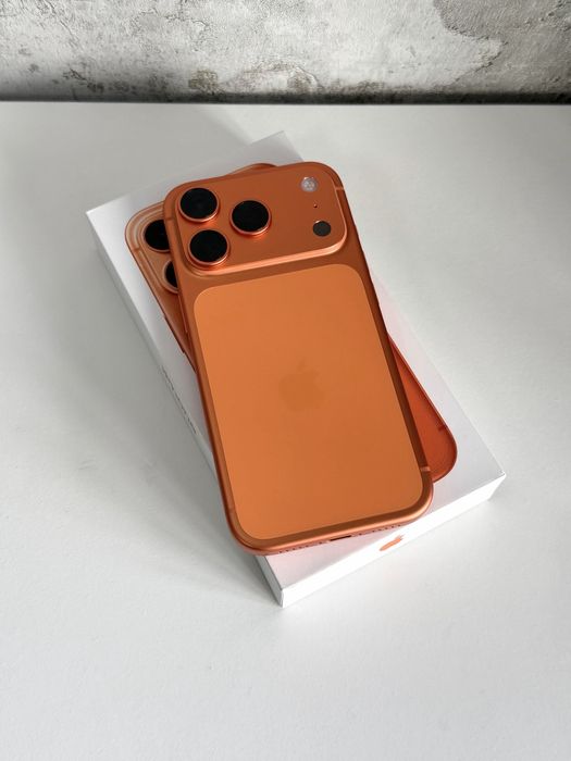iPhone 17 Pro 256 Cosmic Orange
