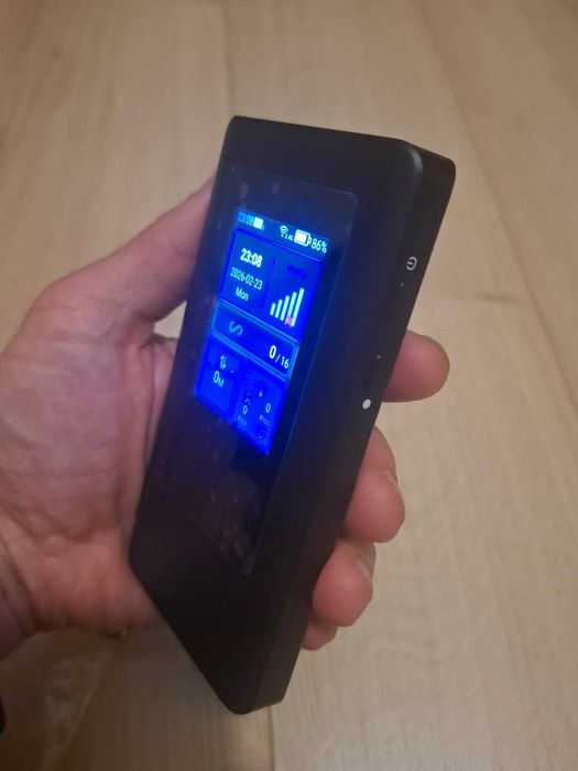 Router  cu cartela SiM pe baterie, 5G, afisaj LED, WIFI6, hotspot