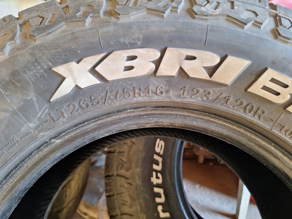Продам грязевую резину 265/75/16