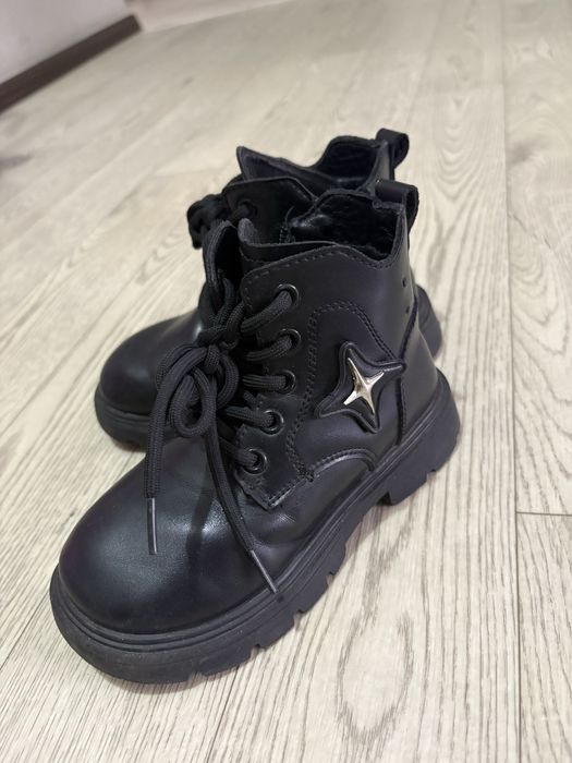 Продам ботинки на девочку