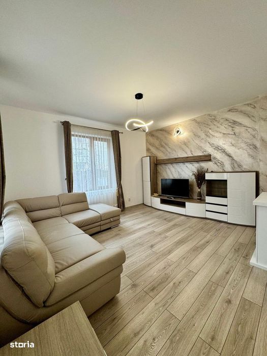 De inchiriat casa formata din 3 camere,zona ultracentrala, teren 555mp