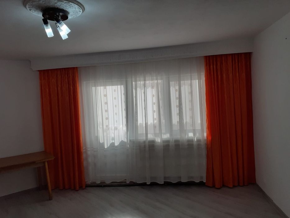 Inchiriez apartament nemobilat 2 camere Gavana 3
