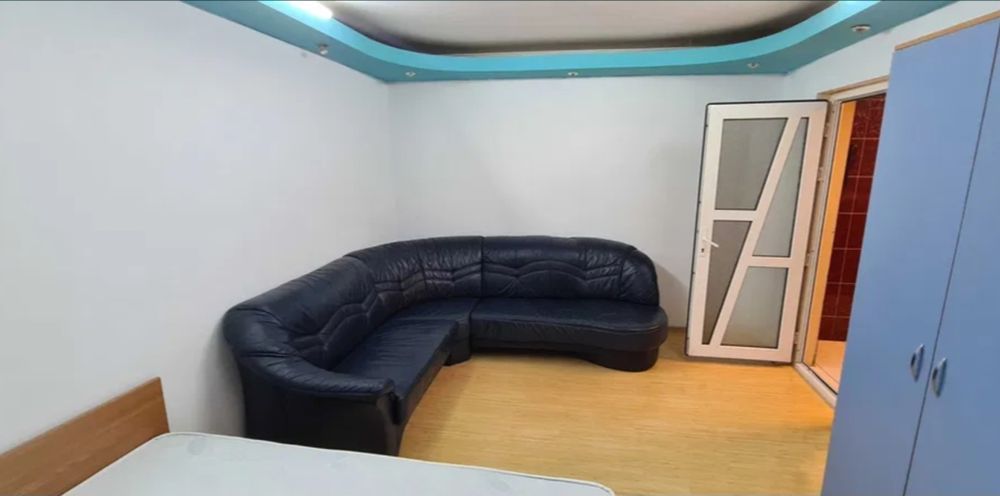 Particular Închiriez apartament 2 canmere Piata muncii