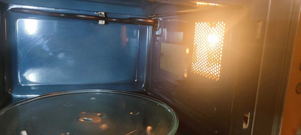 Микровълнова печка с грил  "SAMUNG"