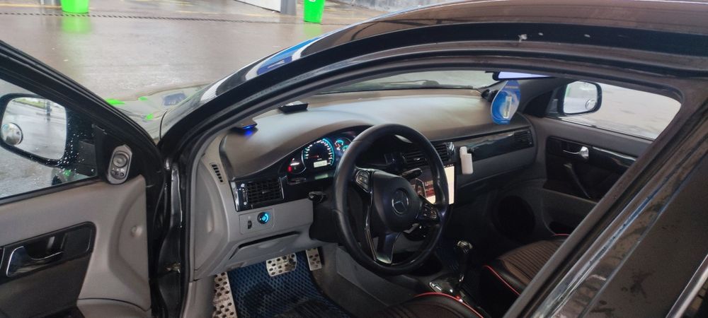 Prodayu avto Jentra 1 evro avtomat