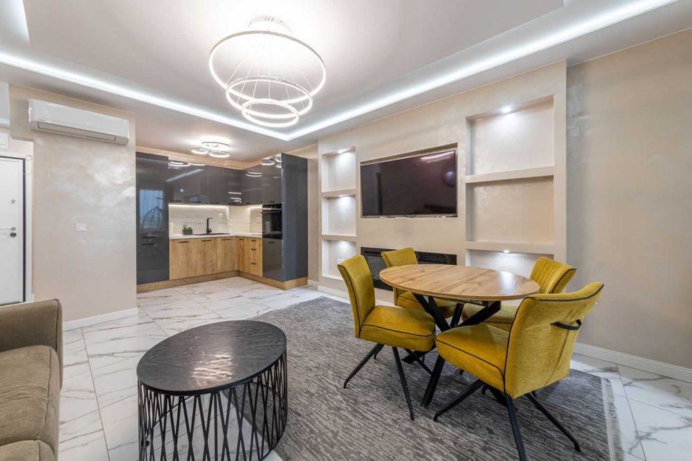 Дава се под наем Тристаен апартамент в Варна, Цветен квартал - 80 кв.м за 947.58 € - Снимка #20