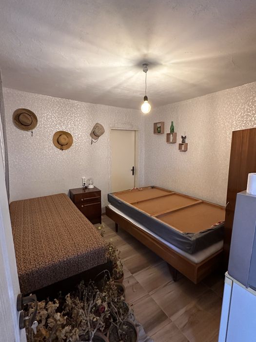 Подарявам легла с матраци