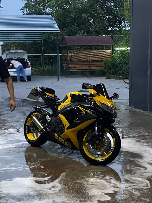 Suzuki Gsxr 600 K9