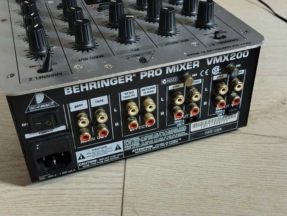 Behringer Pro Mixer VMX200