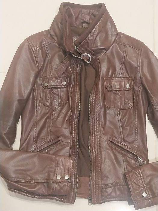 Дамско, кожено яке BERSHKA