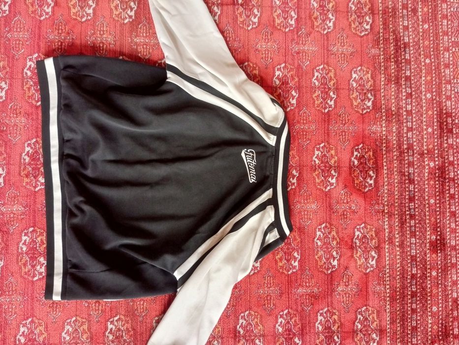 Бомбер,размер примерно xs-s,бу.