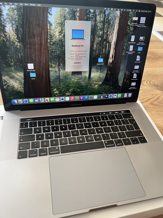 Macbook pro i7 placa video dedicata