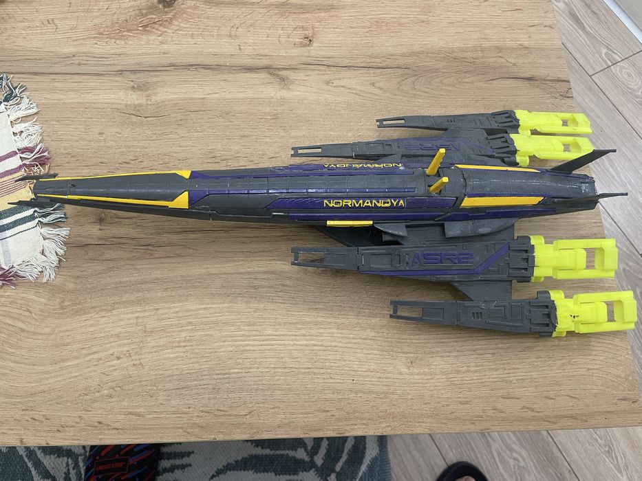 Звездолет Normandya 3D принтиран и ръчно оцветен