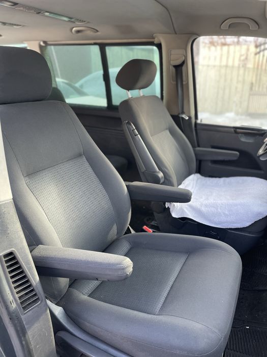 Dezmembrez VW Transporter Carvelle T5 2.5 TDI an 2008