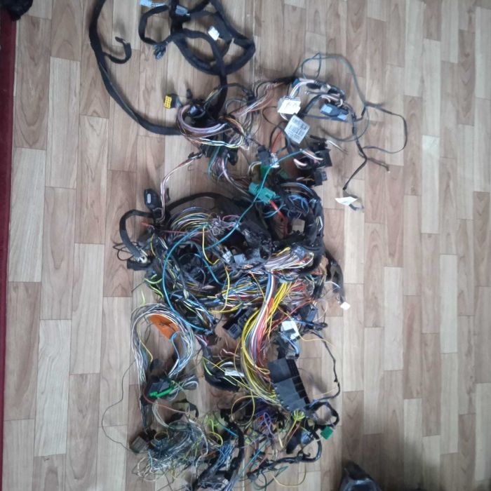 Продам Разъемы, фишки, контакты для RENAULT DUSTER.