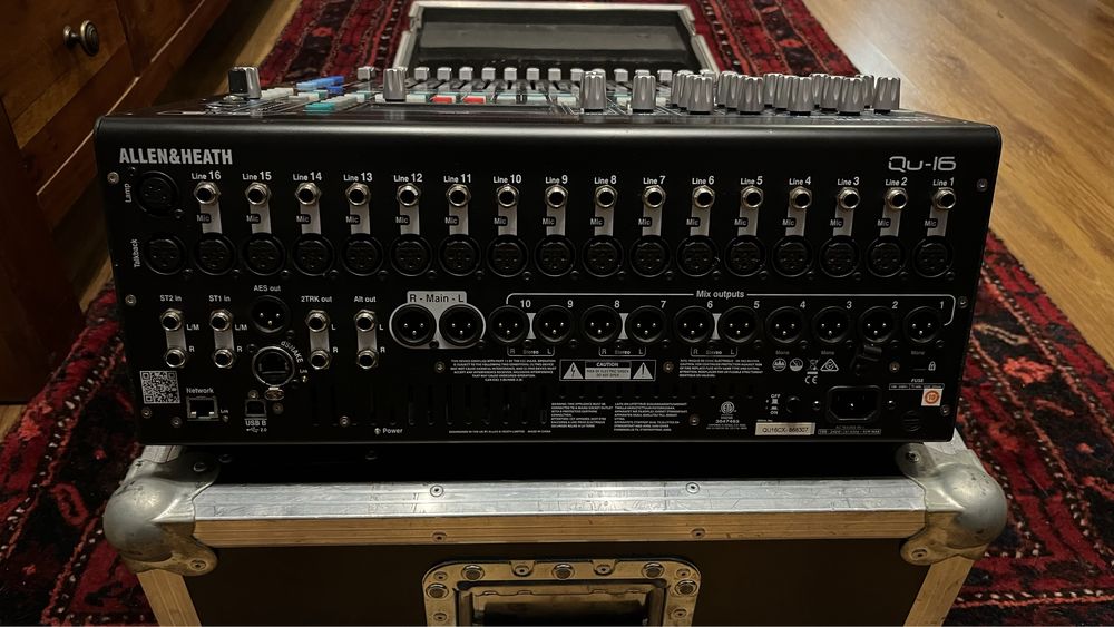 Mixer digital Allen & Heath QU16