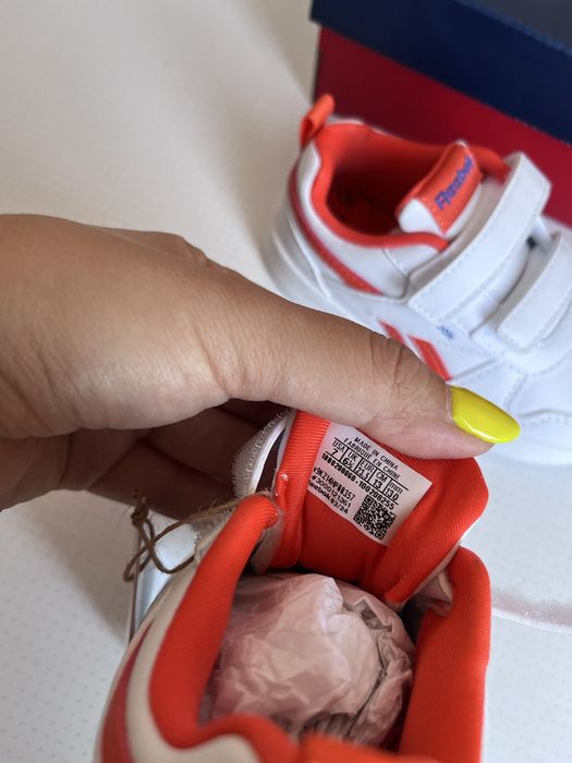 Нови кецове Reebok 23.5