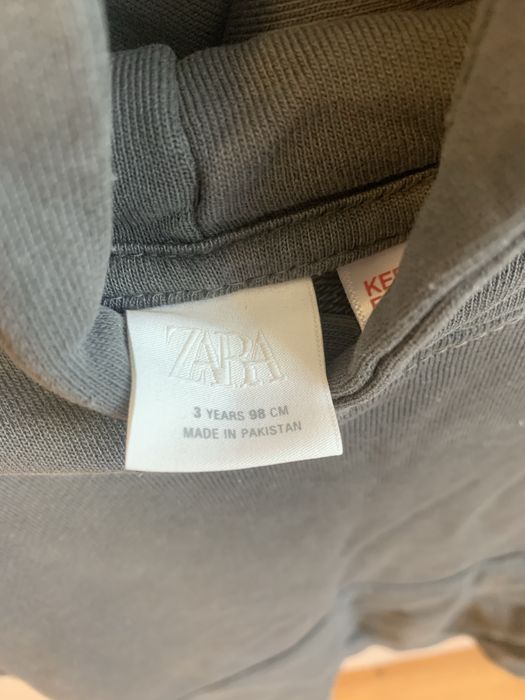 Hanorac Zara Kids mărimea 98 cm (2-3 ani) gri cu palmier