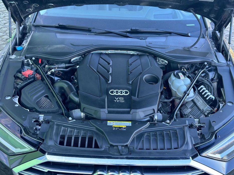 AUDI A8L 55TFSI На Части