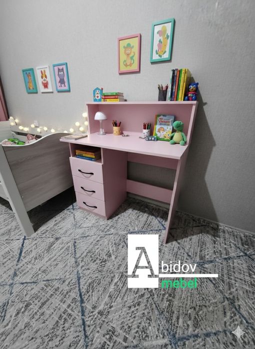 Компактный и стильный парта ( письменный стол- компьютерный стол )